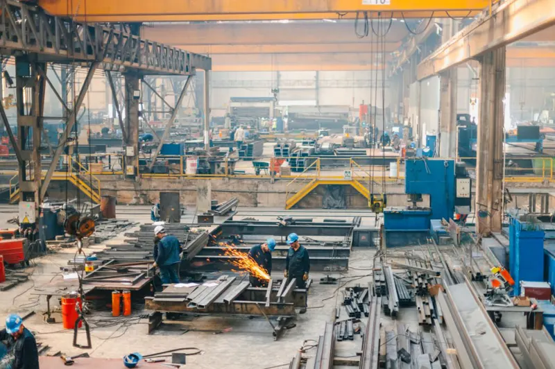 Overhead cranes and steel fabrication bay